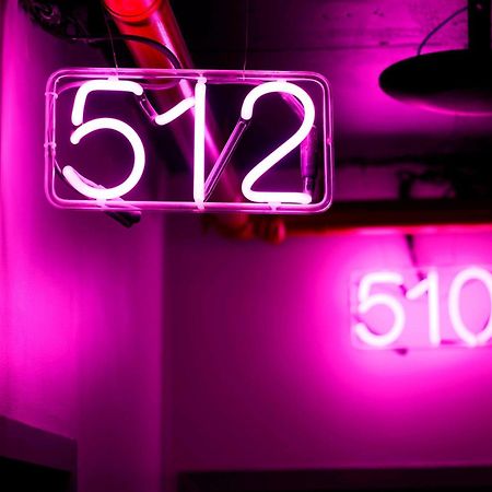 Moxy Nyc Downtown Hotel New York Exterior foto