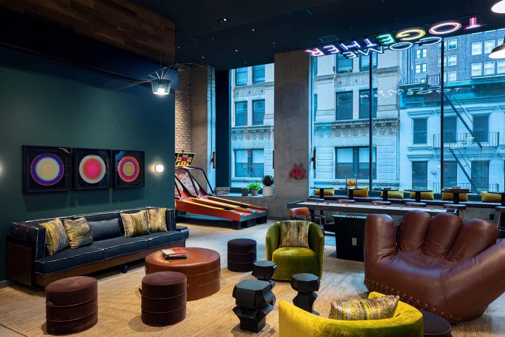 Moxy Nyc Downtown Hotel New York Exterior foto